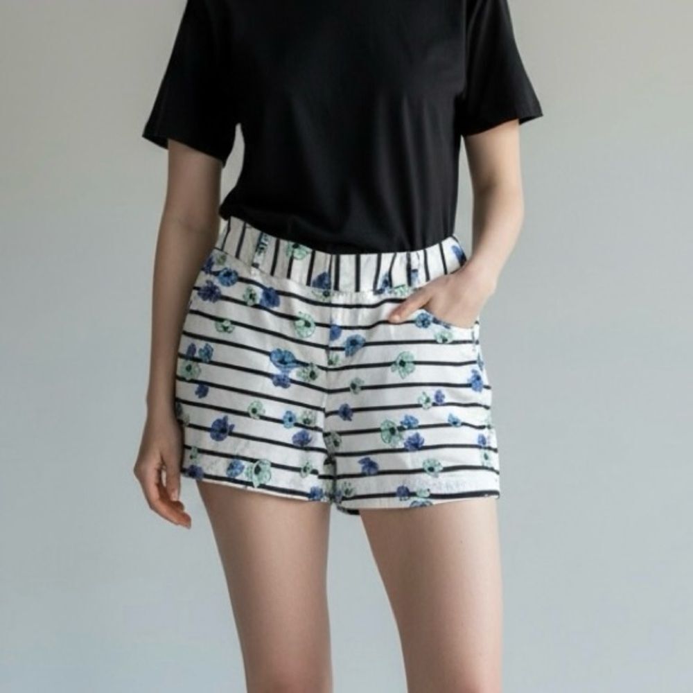 Elle Blue Floral Striped Women's Shorts